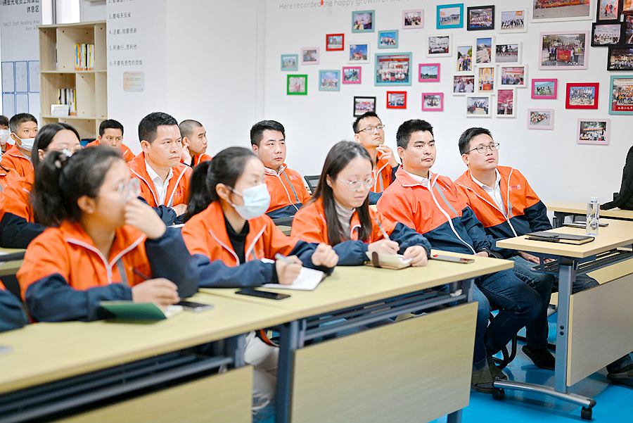 cq9电子平台网站员工认证听讲